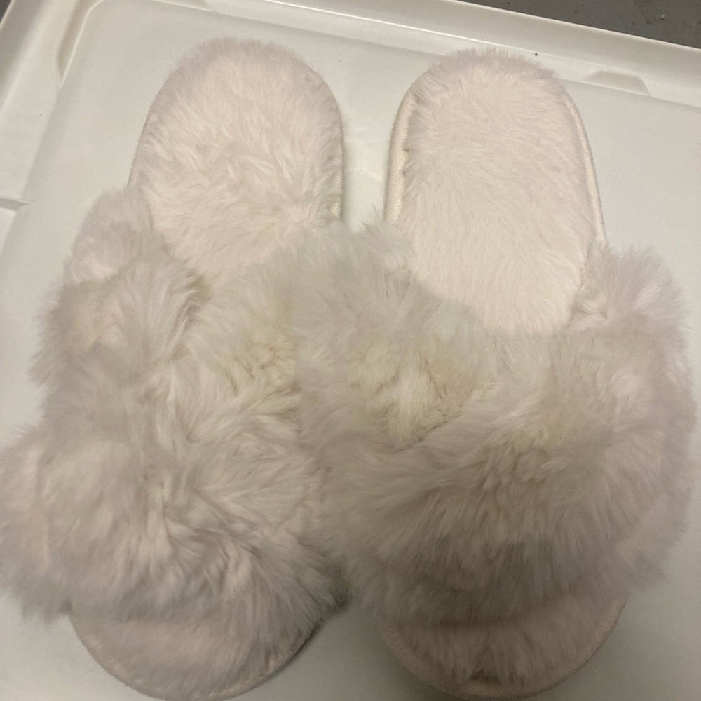 Cozy Cream Furry Women's Slippers